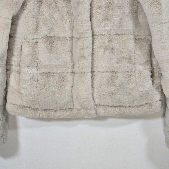 Altar'd State Faux Fur Cream Color Women's Jacket. Size S. - Picture 6 of 9
